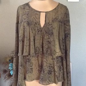 Jennifer Lopez flown top NWOT